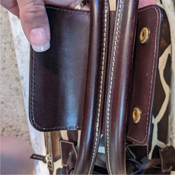 Dooney and Bourke Giraffe Print Weekend Bag - Picture 5 of 16